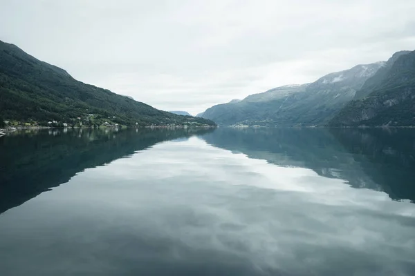 Paesaggio Norvegese Con Montagne Fiordo Lusterfjord Comune Luster Norvegia — Foto Stock