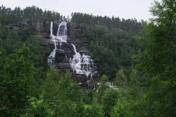 Tvindefossen Uma Cachoeira Perto Voss Noruega — Fotografia de Stock