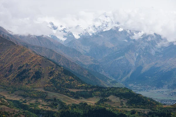 Bulutlar Dağ Iyi Kafkasya Georgia Zemo Svaneti — Stok fotoğraf