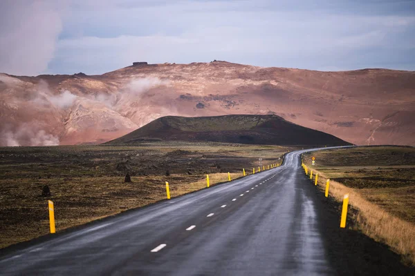 Carretera Islandia Valle Geotermal Hverir Cerca Namafjall Pasar Namaskard — Foto de Stock