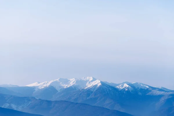 Вид Горные Вершины Снегу Зимний Пейзаж Копировальным Пространством — стоковое фото