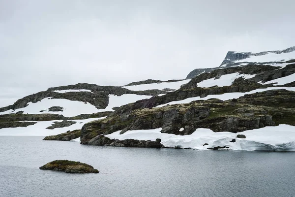 Flyvotni Lake Norwegen Der Nähe Der Norwegischen Malerischen Route Aurlandsfjellet — Stockfoto