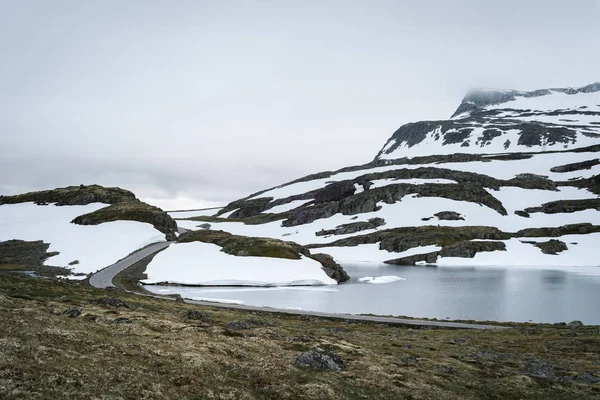 Die Norwegische Aussichtsroute Aurlandsfjellet Verläuft Von Aurlandsvangen Nach Laerdalsoyri Bergstraße — Stockfoto