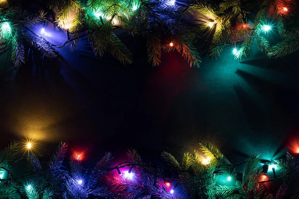 クリスマス休日背景コピーのテキストのための領域 新しい年の概念 熱烈なガーランド モミの枝の装飾 フラット横たわっていた トップ ビュー — ストック写真