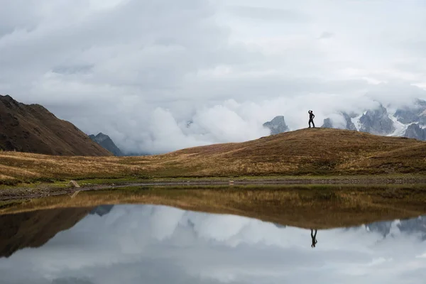 Koruldi Lago Svaneti Georgia Reflejo Espejo Agua Vista Las Montañas — Foto de Stock