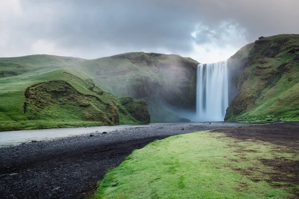 冰岛南部美丽的斯科加瀑布 — 图库照片