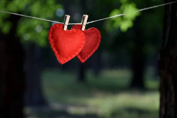 Concepto Para Feliz Día San Valentín Dos Corazones Rojos Fondo —  Fotos de Stock