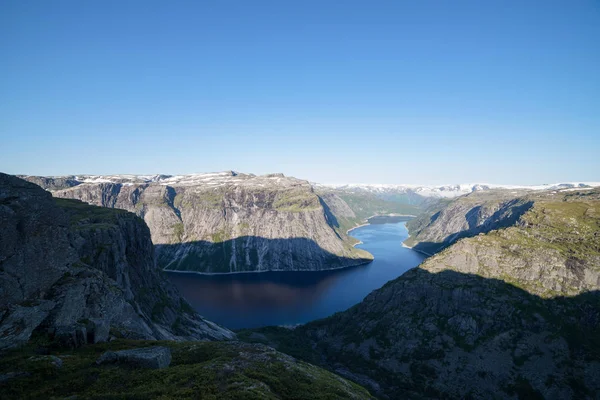 Trolltunga yakınlarındaki Ringedalsvatnet Gölü, Norveç — Stok fotoğraf