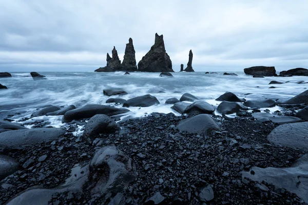 Reynisdrangar seastacks, Islandia — Zdjęcie stockowe