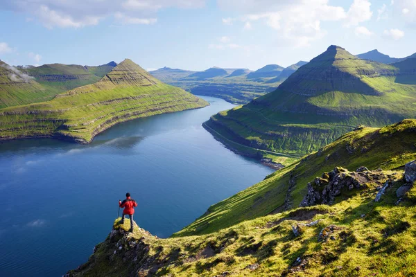 Pohled na fjord Funningur. Ostrov Eysturoy, Faerské ostrovy — Stock fotografie