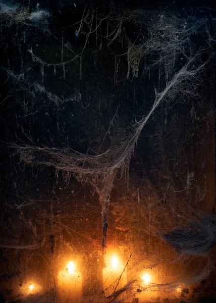 Halloween fundo com teia de aranha na escuridão — Fotografia de Stock