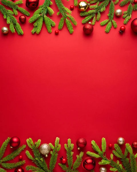 Julkort Med Festlig Inredning Röd Bakgrund Festlig Gräns Med Kopieringsutrymme — Stockfoto