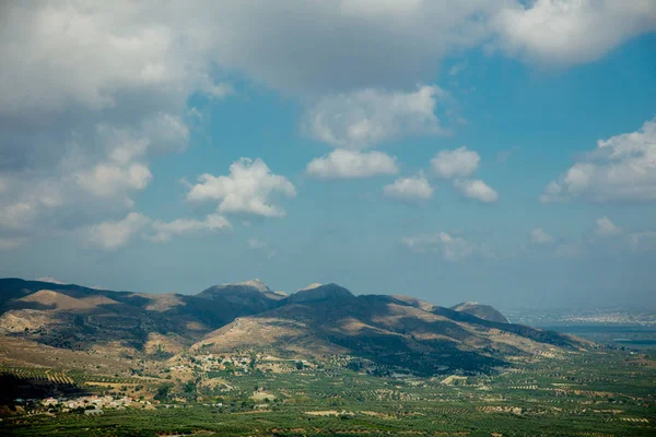 Jardines Olivos Montañas Provincia Central Heraclio Creta Grecia Temporada Verano — Foto de Stock