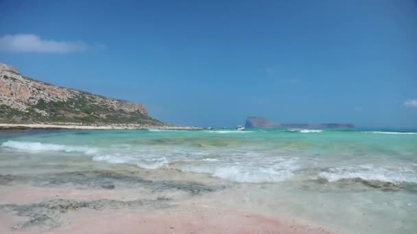 Incrível Paisagem Marinha Com Ondas Calmas Praia Areia Dia Ensolarado — Vídeo de Stock