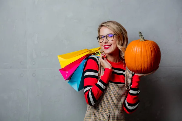 Porträtt Ung Snygg Blond Tjej Röd Randig Tröja Med Halloween — Stockfoto