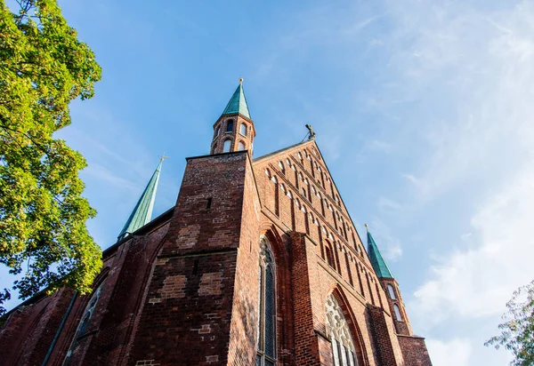 Visa på fasaden på gamla kyrkan i Bremen — Stockfoto