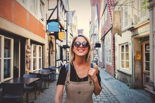 Young lady in dress on medieval street of Bremen — Stock Photo, Image