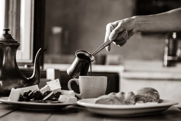 Desayuno Tradicional Creta Pan Queso Café Una Mesa Madera Cocina — Foto de Stock