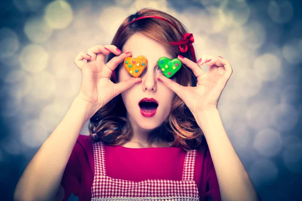 Redhead Kvinnor Med Cookies Bokeh Bakgrund — Stockfoto