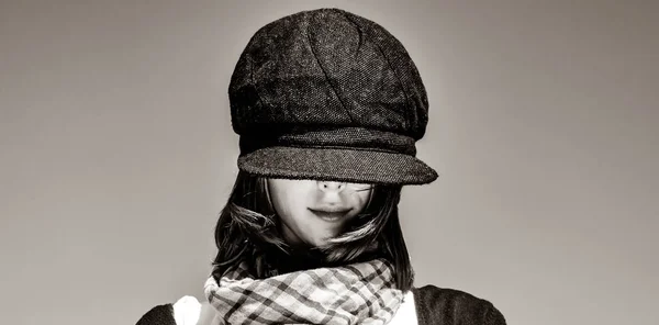 Girl Scarf Purple Cap Sky Background Image Black White Color — Stock Photo, Image