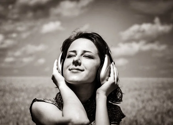 Young Smiling Girl Headphones Wheat Field Image Black White Color — Stock Photo, Image