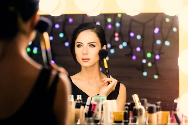 Portrait of young woman — Stock Photo, Image