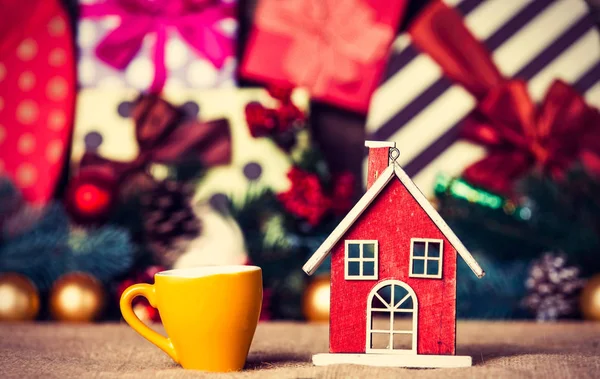 Cup Coffee Christmas House Toy Table Gifts Background — Stock Photo, Image