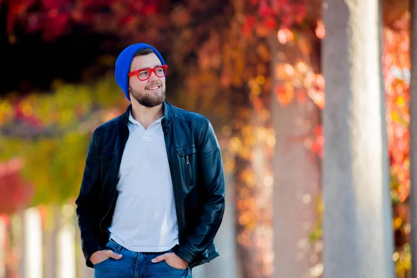 Young White Guy Glasses Hat Park Yellow Trees Background Autumn — Stock Photo, Image