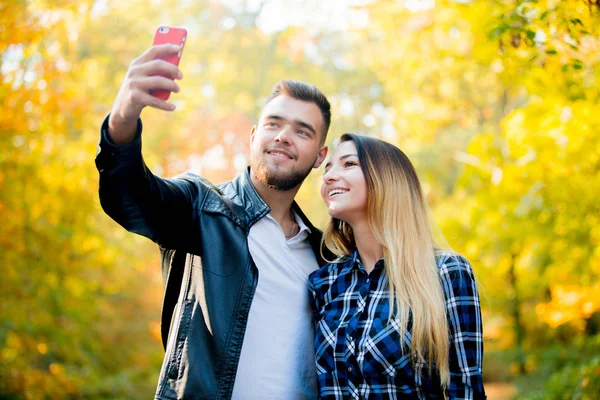 Young White Couple Make Selfie Mobile Phone Park Yellow Trees — Stock Photo, Image