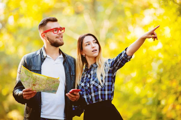 Young Man Asking Help Navigation Beautiful Girl Park Autumn Season — Stock Photo, Image