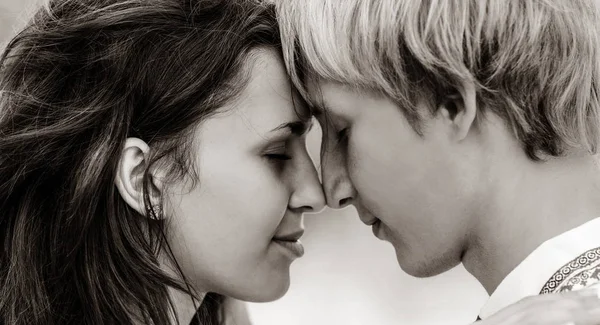 Muž a žena jsou šikmá čela — Stock fotografie