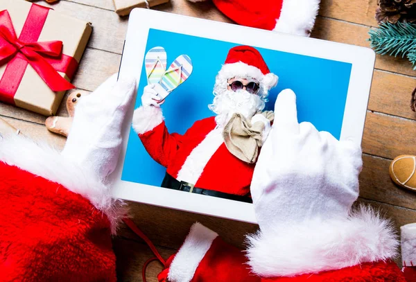 Santa claus op vakantie — Stockfoto