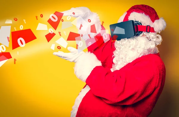Zábavné Santa Claus mají radost s Vr brýle — Stock fotografie