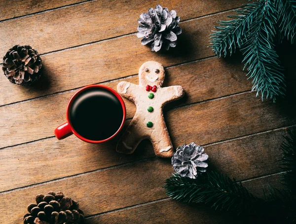 Taza de café y pan de jengibre de Navidad hombre —  Fotos de Stock