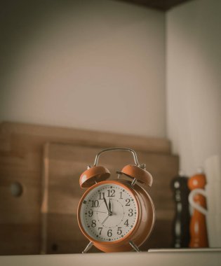 Mutfak panoları ve arka plan, baharatlar, Retro çalar saat