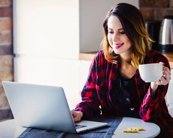 Bella Giovane Donna Affari Hanno Una Pausa Caffè Mentre Seduto — Foto Stock