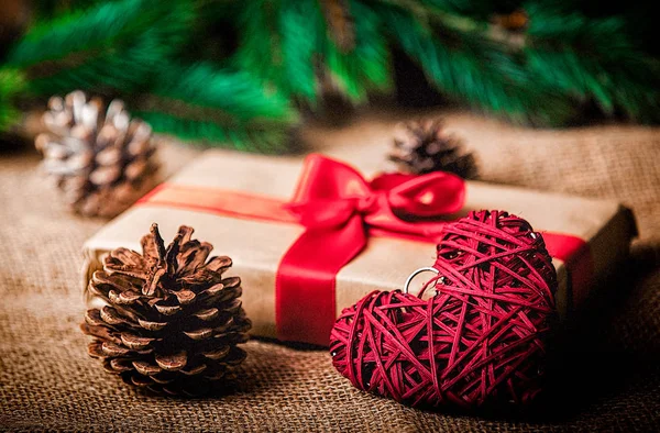 Regalo Natale Pigne Con Herart Shpae Giocattolo Sfondo Iuta — Foto Stock