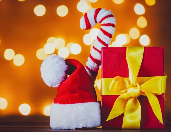 Santa Claus Kapelusz Candy Stożka Boże Narodzenie Światła Tle — Zdjęcie stockowe