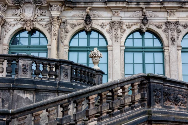 Vista na arquitetura do palácio Zwinger em dezembro — Fotografia de Stock