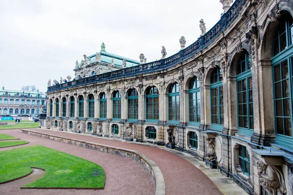 Zobacz architektury pałacu Zwinger w grudniu — Zdjęcie stockowe