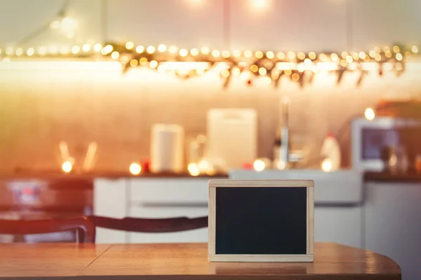 Pizarra Mesa Madera Cocina Con Luces Hadas Navidad Fondo —  Fotos de Stock