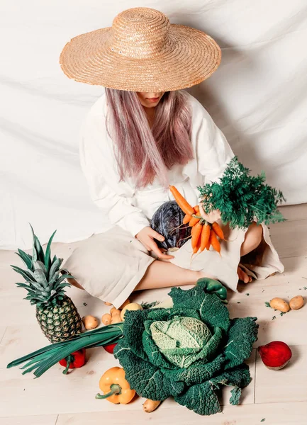 야채는 Flooor에 모자에 — 스톡 사진