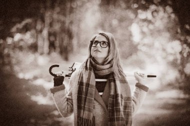 sonbahar Park şemsiye ile kız