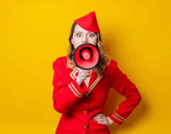 Porträt Einer Charmanten Stewardess Roter Uniform Mit Megafon Isoliert Auf — Stockfoto
