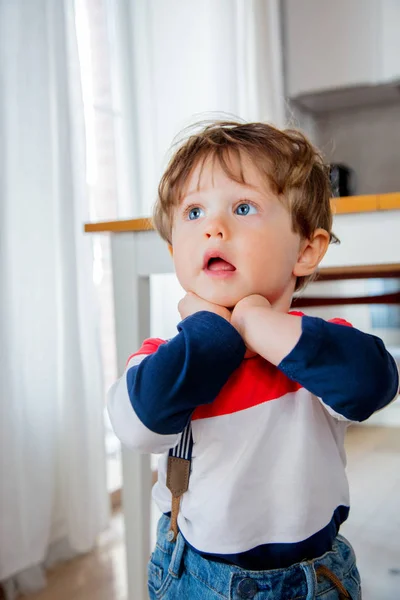 Little todler boy stay at kitchen in a day — Stock Photo, Image