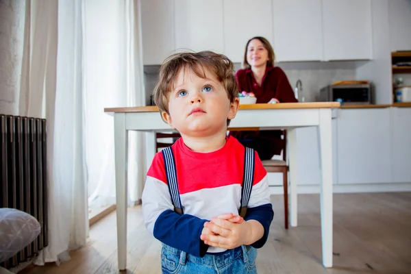 Little todler boy stay at kitchen in a day — Stock Photo, Image