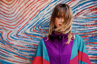 90'lı yılların Blazer genç kadın stil