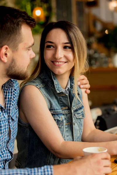 Young Couple Sitting Table Cafe Drinking Coffee — Stock Photo, Image