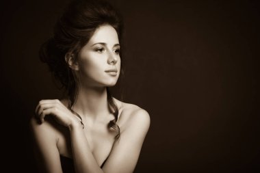 karanlık backgorund kadın