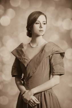 güzel kızıl saçlı kadın.